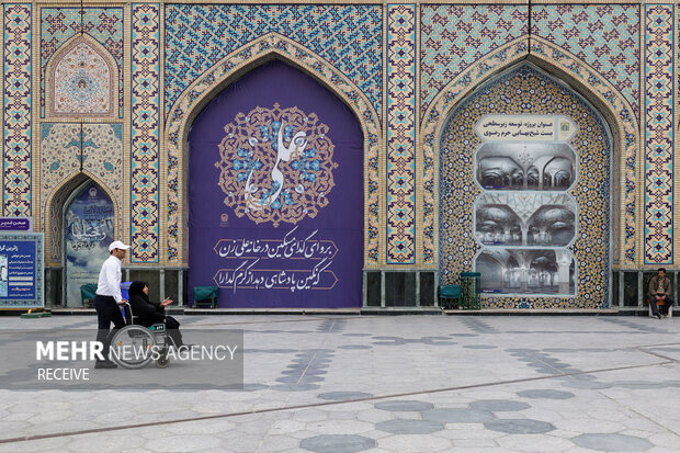 آماده سازی حرم مطهر رضوی در آستانه ولادت امیرالمومنین (ع)