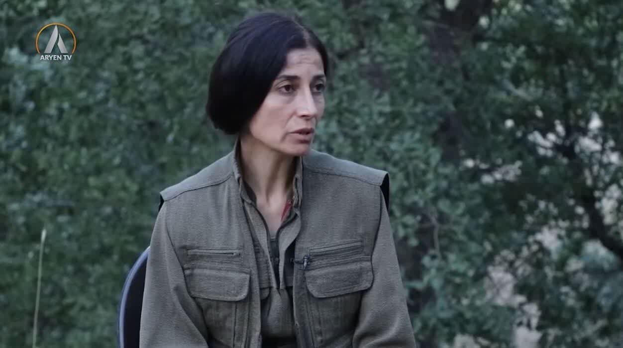 پخشان عزیزی مددکار یا تروریست عضو پژاک پخشان عزیزی مددکار یا تروریست عضو پژاک