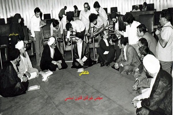 یک زن در کنار هفتاد مرد؛ تنها زنی که به عضویت مجلس خبرگان درآمد، چگونه میاندیشید؟