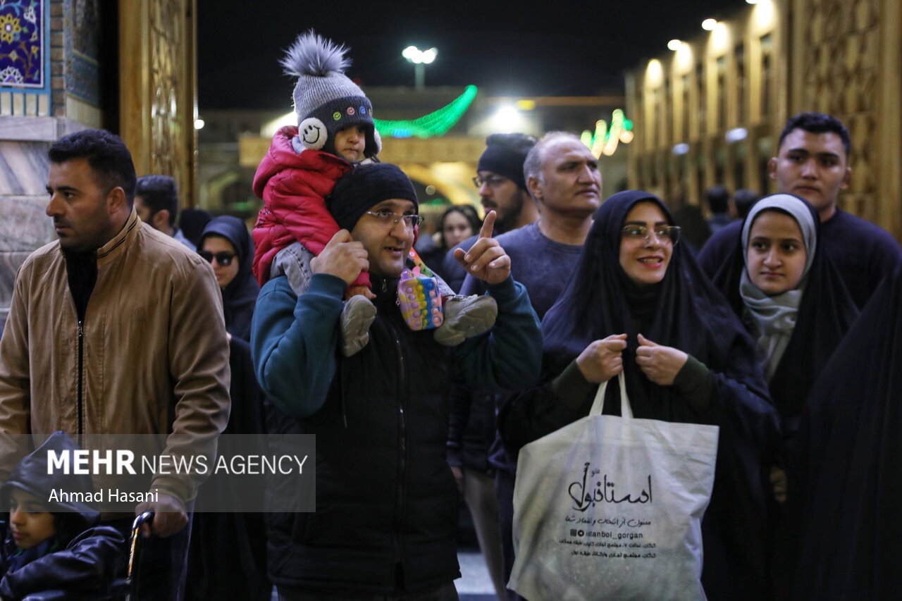 جشن مبعث در حرم امام رضا (ع)؛ ندای وحدت و همدلی عاشقان