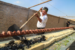 Making longest Kebab in Iran's Yazd