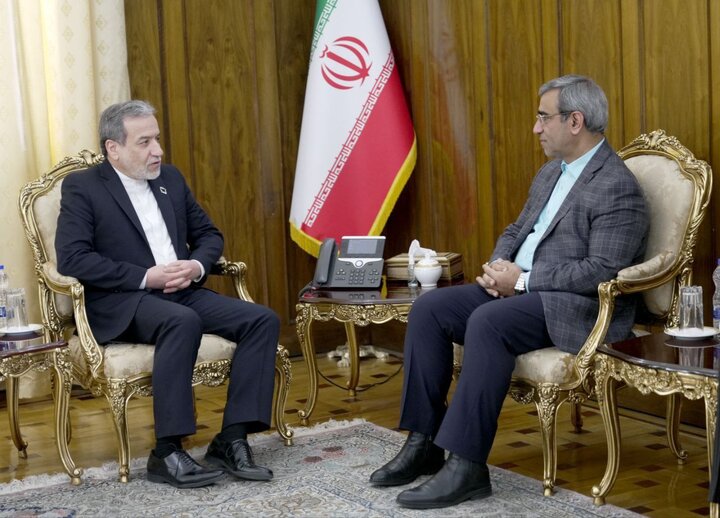 تاکید عراقچی بر استفاده از توانمندیهای مشهد برای ارتقای تعاملات با دیگر کشورها