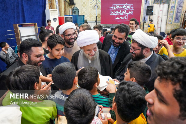 اسلامی جمہوریہ ایران اور نوجوانوں کی مذہب بیزاری؟ سیکولر نقطہ نظر کی واضح ناکامی