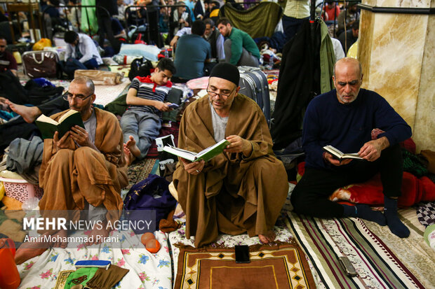 آیین معنوی اعتکاف در مسجد جمکران