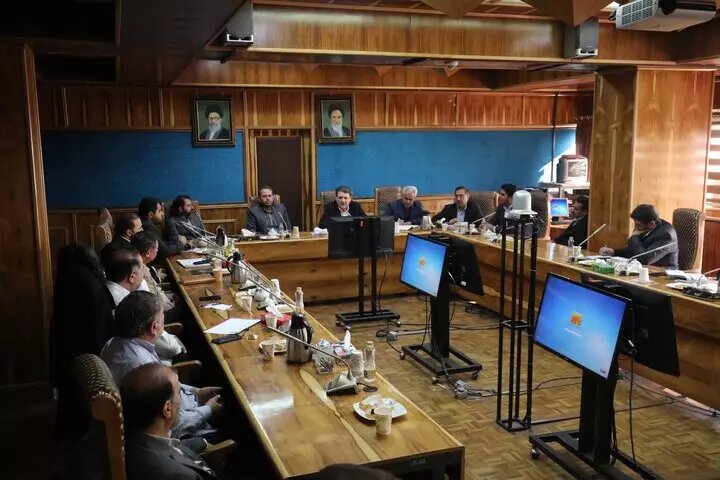 زینیوند: باید به احزاب موافق و منتقد دولت، نگاه یکسان داشته باشیم