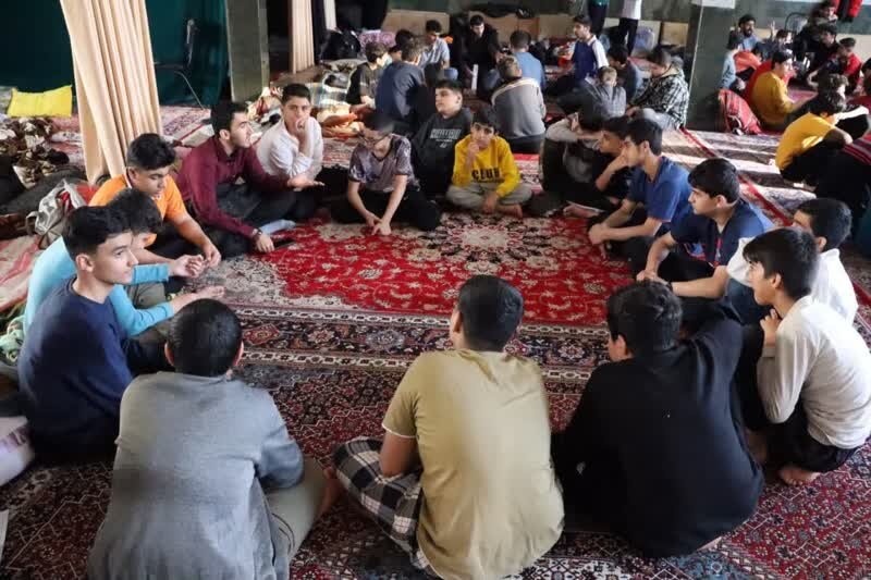 لحظههای ناب وصال در اعتکاف؛ ۱۴ هزار لرستانی معتکف شدند