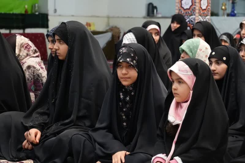 لحظههای ناب وصال در اعتکاف؛ ۱۴ هزار لرستانی معتکف شدند