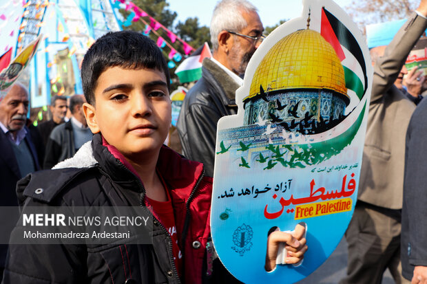 ایران بھر کے مختلف شہروں میں فلسطینی مزاحمت کی فتح پر جشن کا سماں