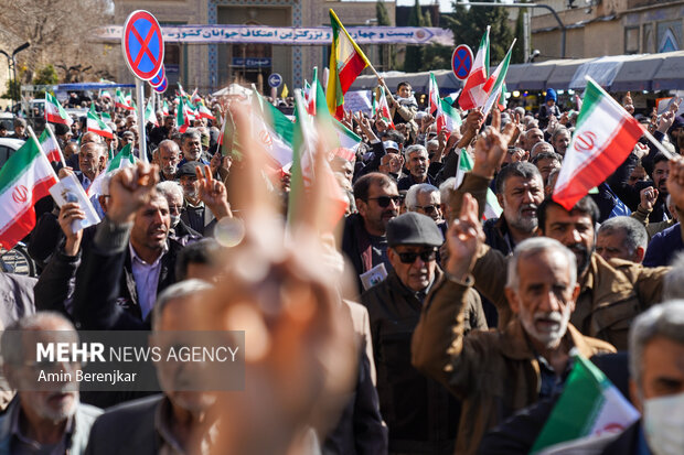 راهپیمایی جشن پیروزی و نصر الهی در شیراز