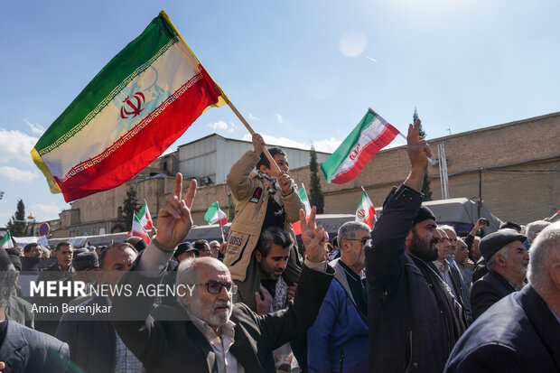 راهپیمایی جشن پیروزی و نصر الهی در شیراز