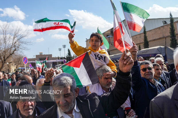 راهپیمایی جشن پیروزی و نصر الهی در شیراز