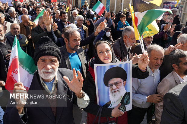 راهپیمایی جشن پیروزی و نصر الهی در شیراز