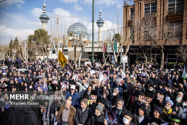 İsfahan'da 11 Şubat yürüyüşüne yoğun katılım İsfahan'da 11 Şubat yürüyüşüne yoğun katılım