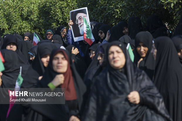 ایران بھر کے مختلف شہروں میں فلسطینی مزاحمت کی فتح پر جشن کا سماں