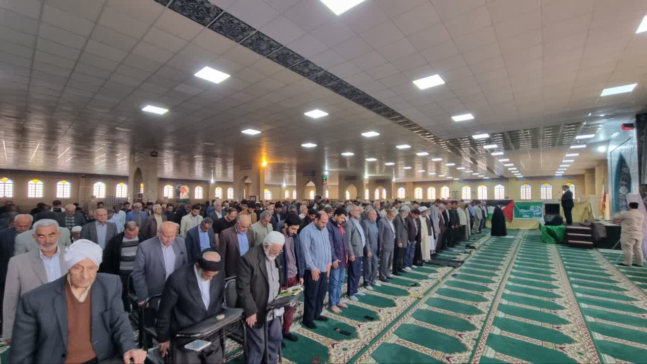 همه به فرماندار جدید گناوه در انجام مسئولیت کمک کنند همه به فرماندار جدید گناوه در انجام مسئولیت کمک کنند