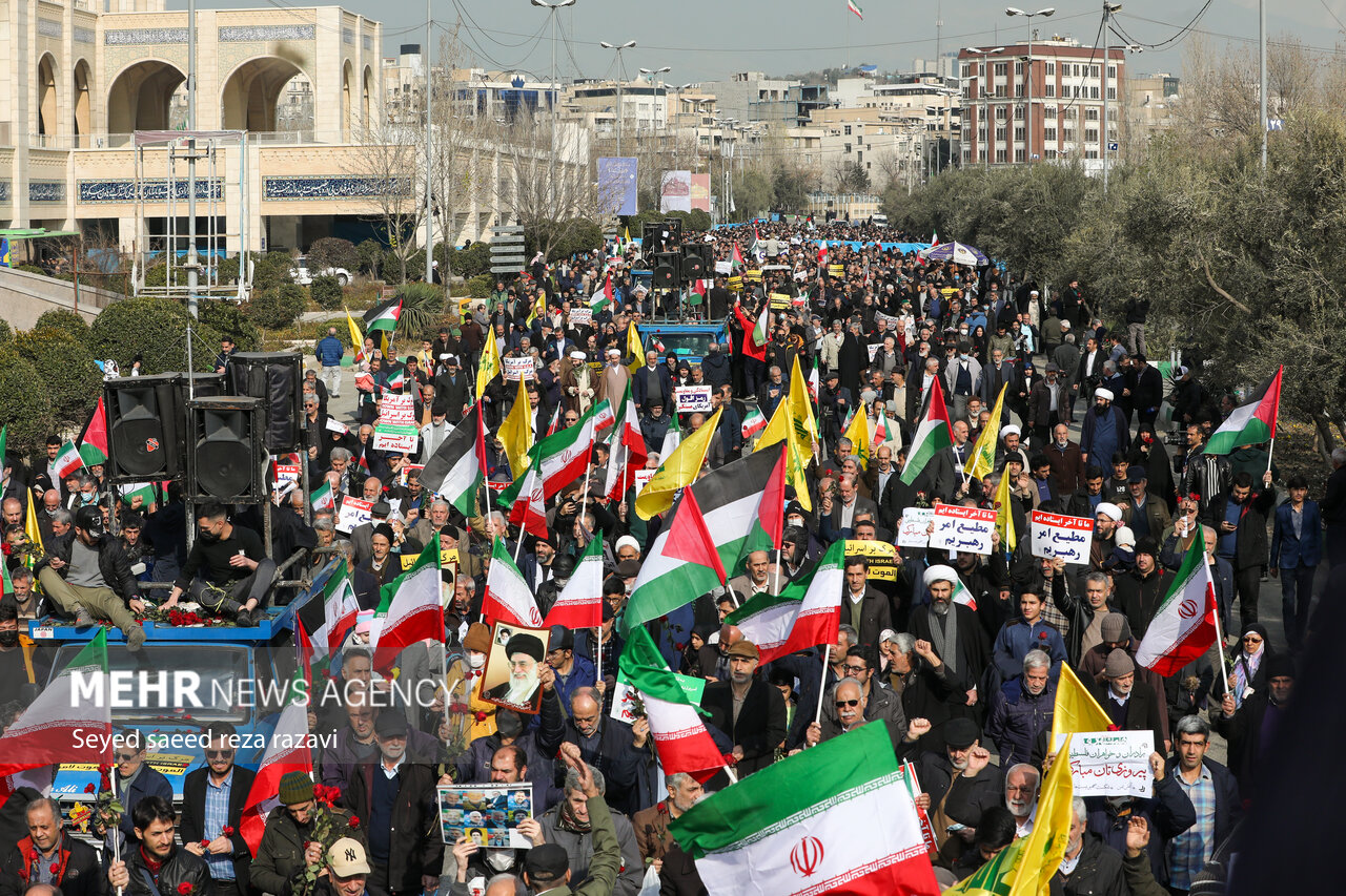 راهپیمایی جشن پیروزی و نصرالهی در تهران