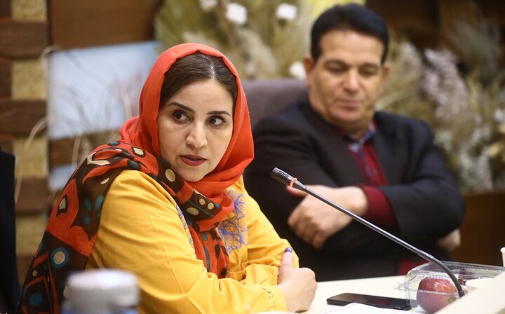 عدهای به غلط تصور میکنند شعر کودک و نوجوان ارزش کمتری دارد