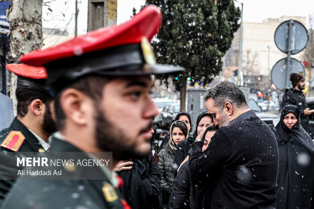 مراسم تشییع پیکر جانباز سرافراز سردار شهید علی حسین محمدزاده مراسم تشییع پیکر جانباز سرافراز سردار شهید علی حسین محمدزاده