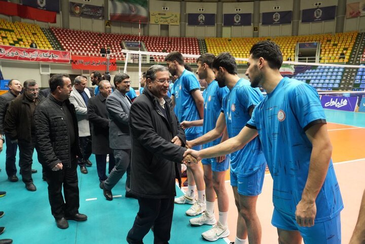 استاندار آذربایجانغربی از بازیکنان تیم والیبال شهرداری ارومیه دلجویی کرد