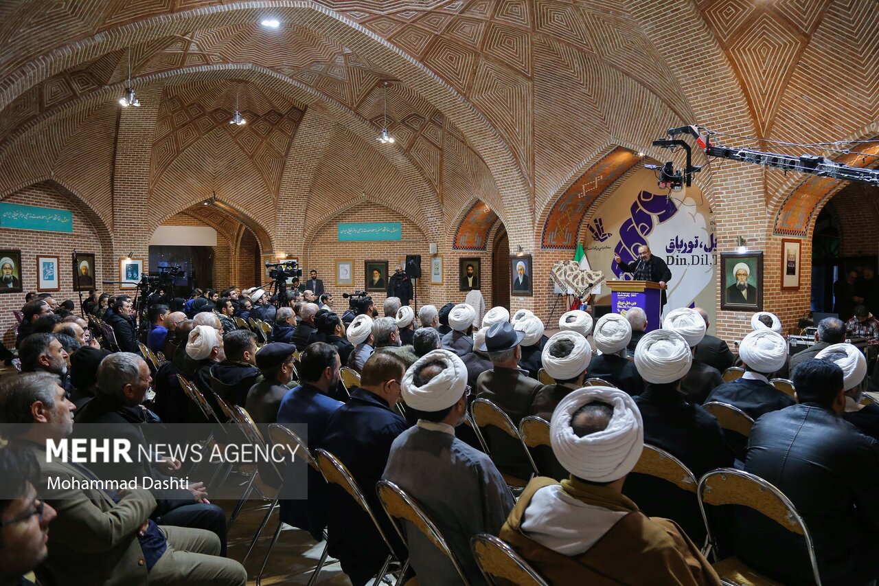 امام جمعه اردبیل: اجازه مصادره شخصیتهای تاریخی منطقه آذری را نمیدهیم