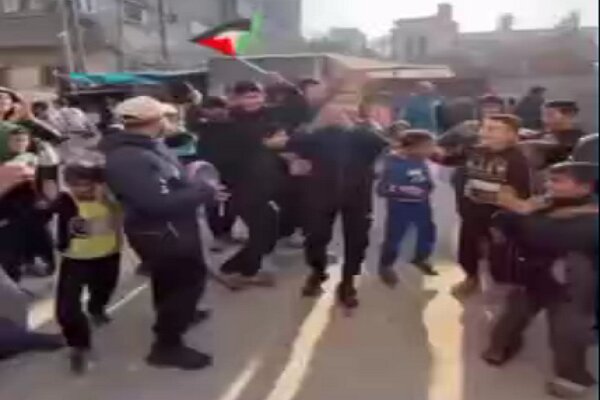Filistinliler ateşkesi kutluyor Filistinliler ateşkesi kutluyor