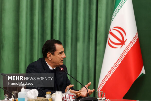 دیدار اعضای دو کانون بازنشستگی کارگری با رئیس مجلس 13
