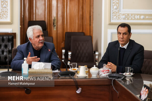 دیدار اعضای دو کانون بازنشستگی کارگری با رئیس مجلس 14