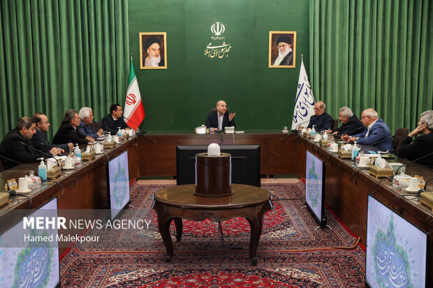 دیدار اعضای دو کانون بازنشستگی کارگری با رئیس مجلس 18