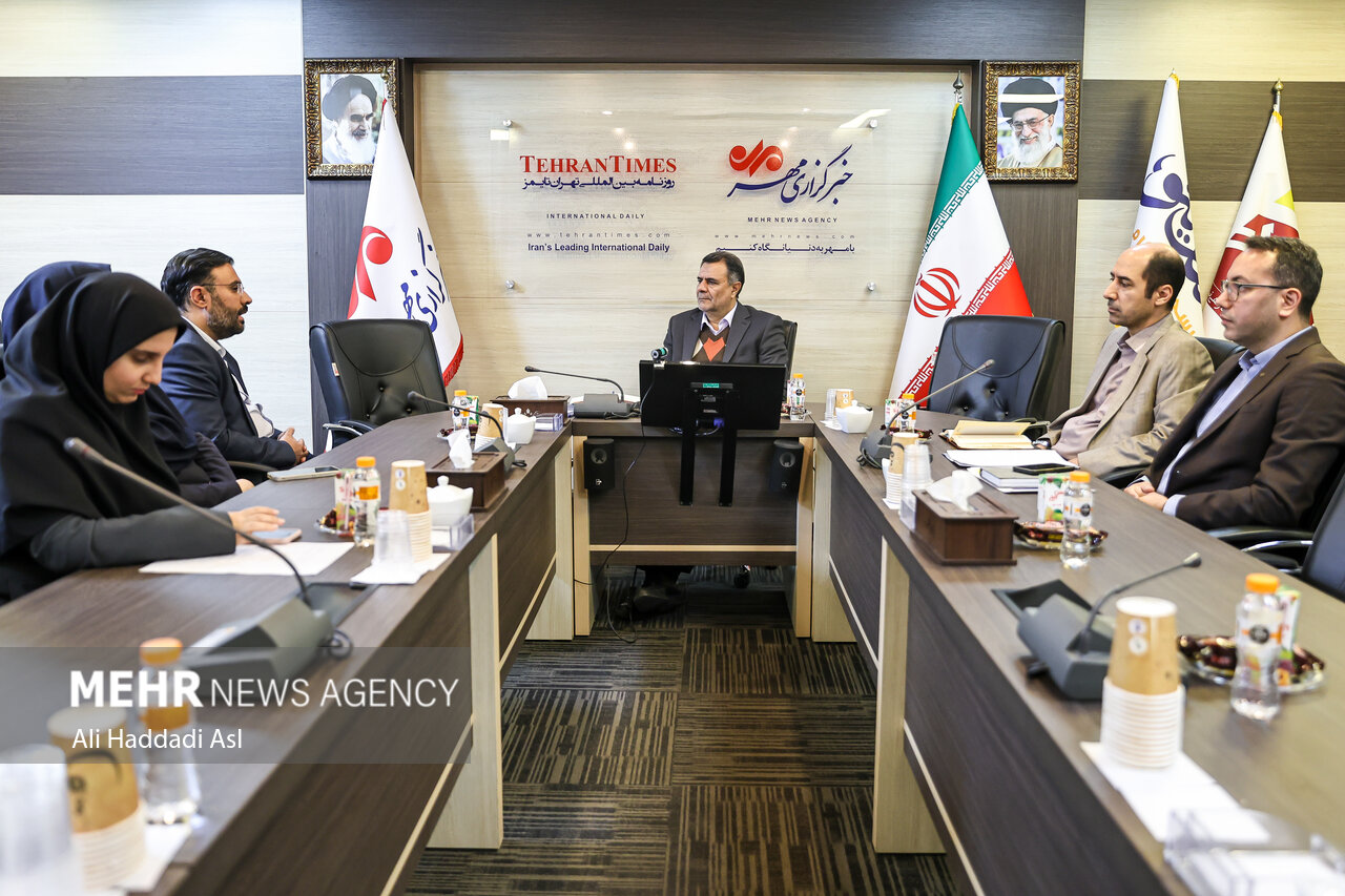 بازدید مدیرعامل بنیاد تعاون زندانیان از خبرگزاری مهر بازدید مدیرعامل بنیاد تعاون زندانیان از خبرگزاری مهر