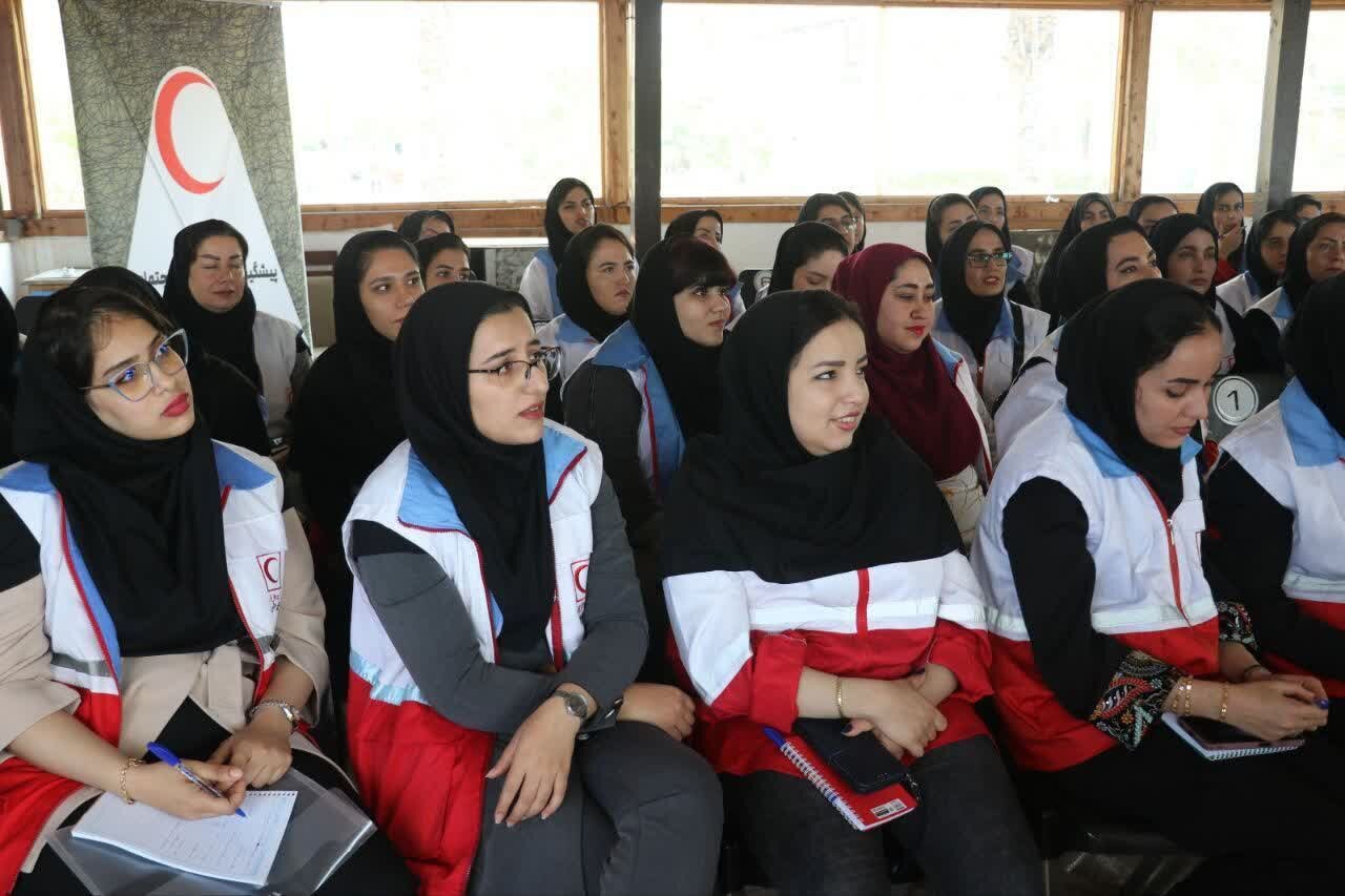 دوره آموزش فرماندهان تیمهای جوانان هلالاحمر در بوشهر برگزار میشود