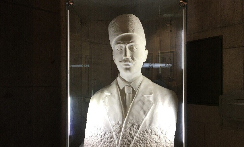 Arif Qazwini; National poet and musician from Iran