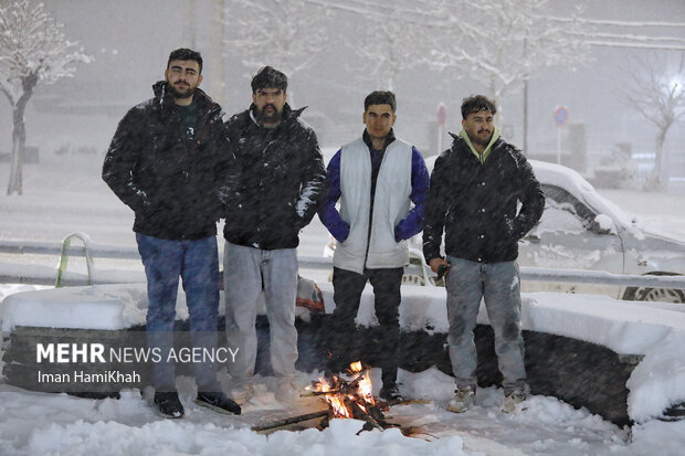 بارش شبانه برف در همدان