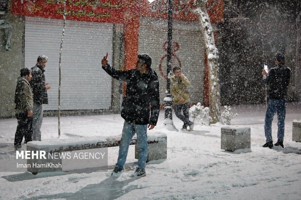 بارش شبانه برف در همدان