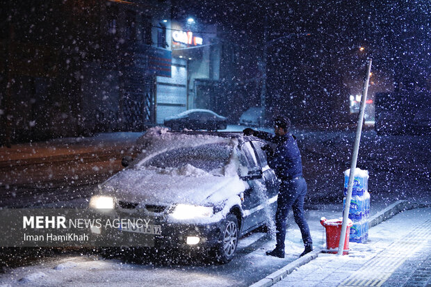 بارش شبانه برف در همدان