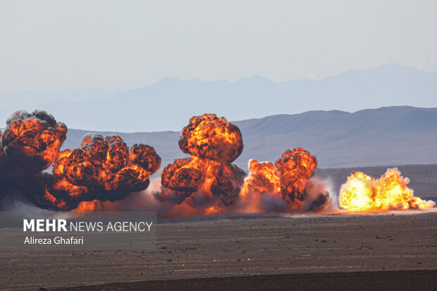 از شلیک بمبهای نقطهزن تا آزمایش سیستم جدید مقابله با ریزپرندهها در رزمایش نزجا