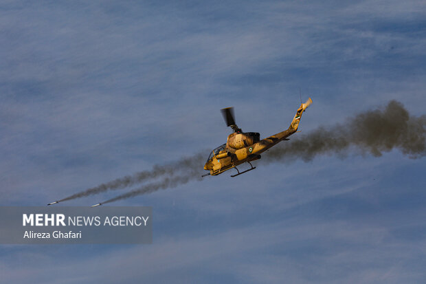 از شلیک بمبهای نقطهزن تا آزمایش سیستم جدید مقابله با ریزپرندهها در رزمایش نزجا