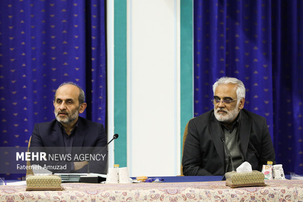 جلسه شورای عالی انقلاب فرهنگی 11
