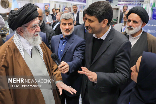 بازدید رهبر معظم انقلاب از نمایشگاه «پیشگامان پیشرفت، رویداد ملی توانمندی‌ها و دستاوردهای بخش خصوصی»