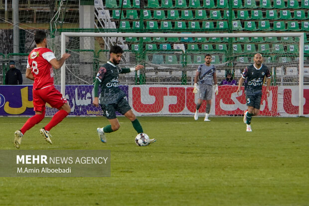 لیگ برتر فوتبال - ذوب‌آهن و پرسپولیس