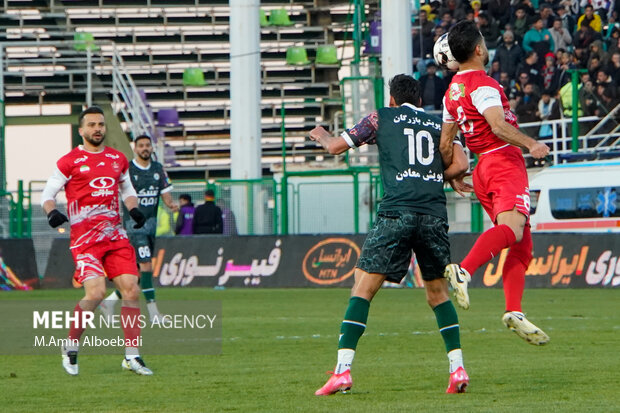 لیگ برتر فوتبال - ذوب‌آهن و پرسپولیس