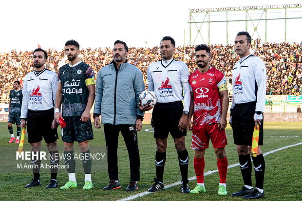 لیگ برتر فوتبال - ذوب‌آهن و پرسپولیس