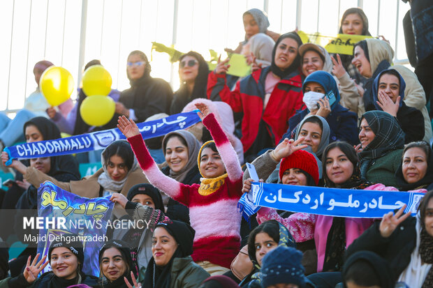 لیگ برتر فوتبال - سپاهان اصفهان و چادرملو اردکان