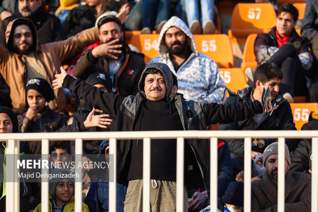 لیگ برتر فوتبال - سپاهان اصفهان و چادرملو اردکان 33