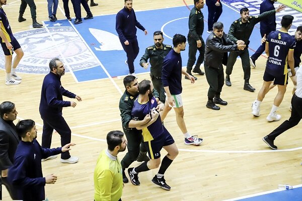 افزایش خشونتها در ورزش و هشدار یک جامعهشناس؛ ورزشگاه آینه جامعه است