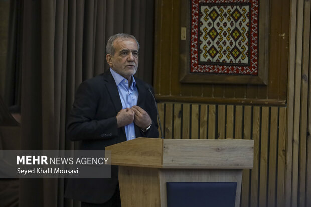 پزشکیان: برای توسعه خوزستان کوتاهی نمیکنیم