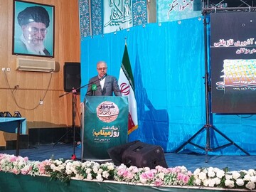 استاندار هرمزگان: نوزایی فرهنگی و توسعه پایدار باید در رأس اولویت‌ها قرار گیرد