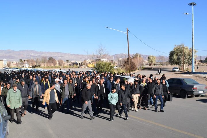 پیکر مادر شهید علیاصغر امینیپور در بهاباد تشییع و خاکسپاری شد