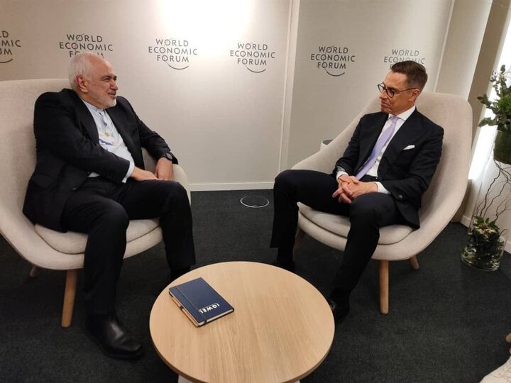 Zarif continues to hold talks with world leaders in Davos Zarif continues to hold talks with world leaders in Davos