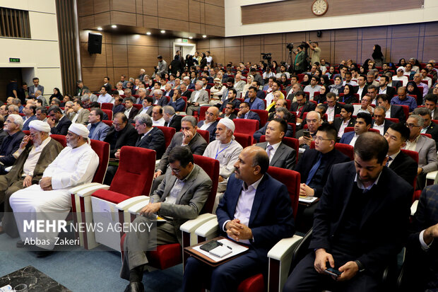 کنفرانس بین‌المللی اقتصاد دریاپایه در بندرعباس برگزار شد