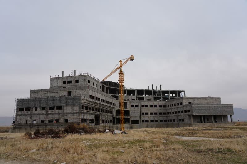 رایزنی استاندار با وزیر برای بیمارستان ۶ساله؛ «گهر دورود» مرخص میشود؟